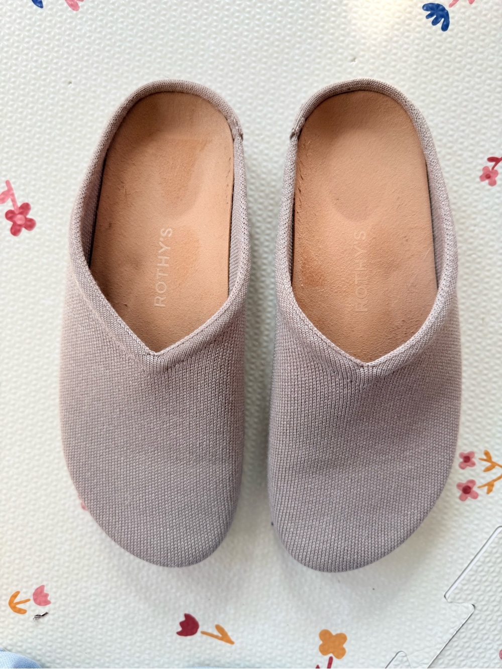 Rothy’s The Casual Clog in Dove- Size 9